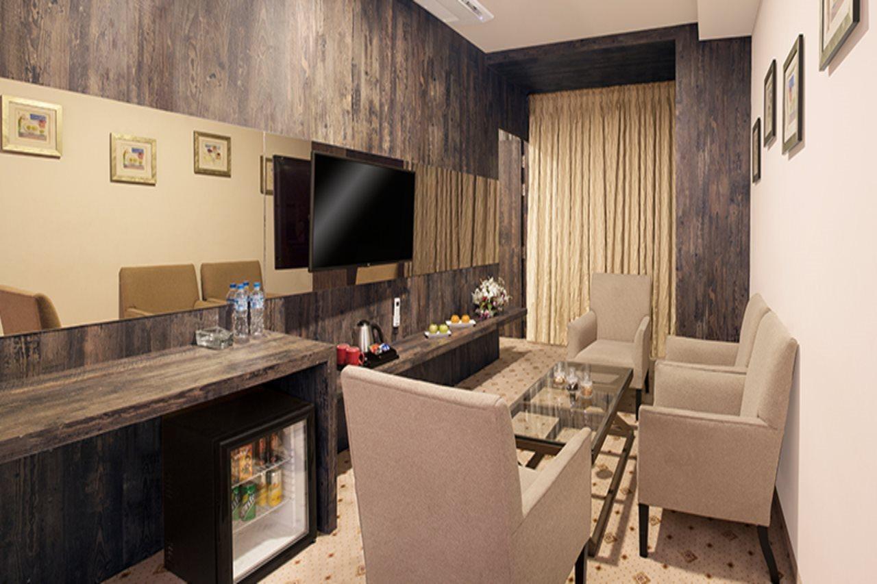 Regenta Central Hotel&Convention Centre Nagpur Buitenkant foto