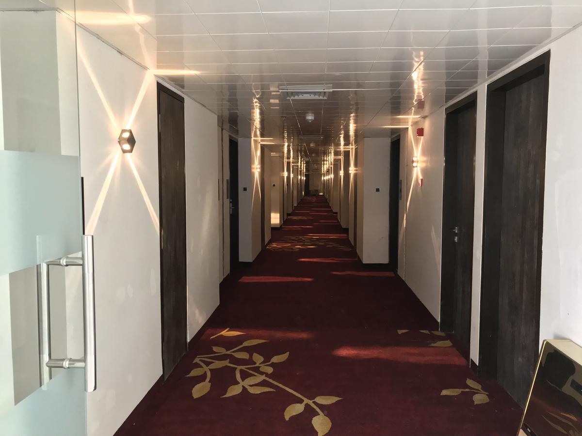 Regenta Central Hotel&Convention Centre Nagpur Buitenkant foto