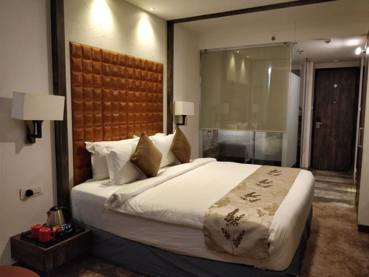 Regenta Central Hotel&Convention Centre Nagpur Buitenkant foto
