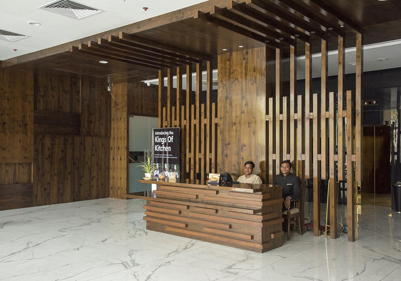 Regenta Central Hotel&Convention Centre Nagpur Buitenkant foto