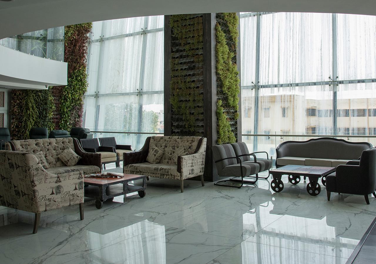 Regenta Central Hotel&Convention Centre Nagpur Buitenkant foto