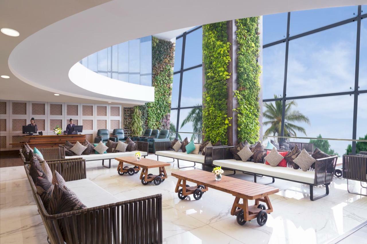 Regenta Central Hotel&Convention Centre Nagpur Buitenkant foto