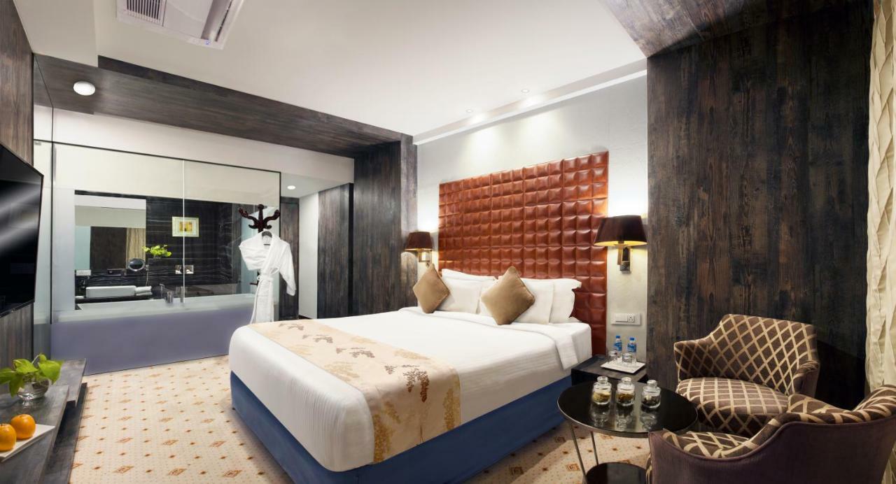 Regenta Central Hotel&Convention Centre Nagpur Buitenkant foto