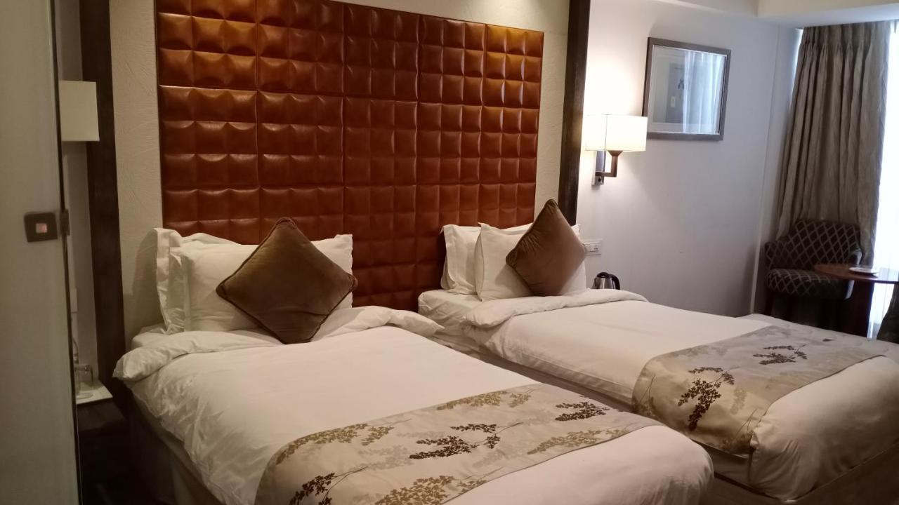 Regenta Central Hotel&Convention Centre Nagpur Buitenkant foto